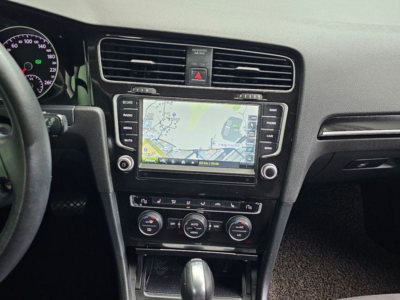 2016 Volkswagen Golf 2.0 TDI photo 13