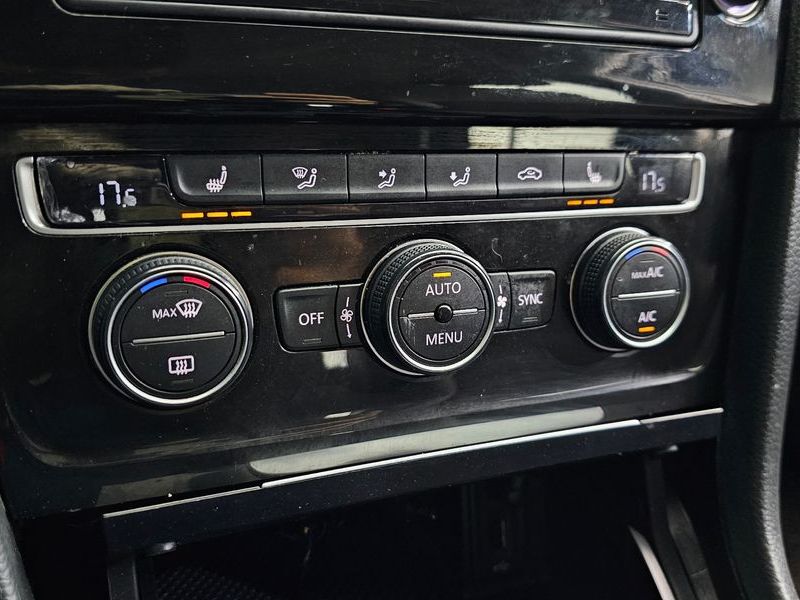 2016 Volkswagen Golf 2.0 TDI photo 16