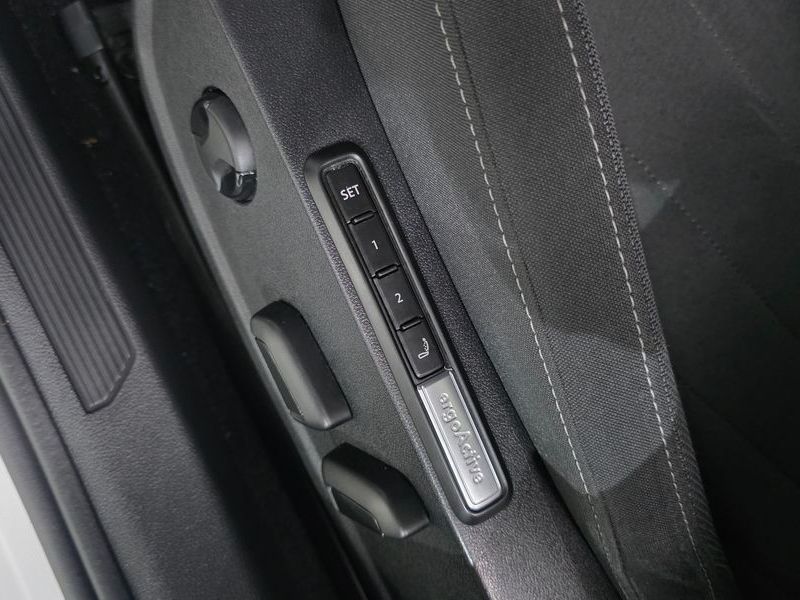 2022 Volkswagen Golf 2.0 TDI Prestige photo 29