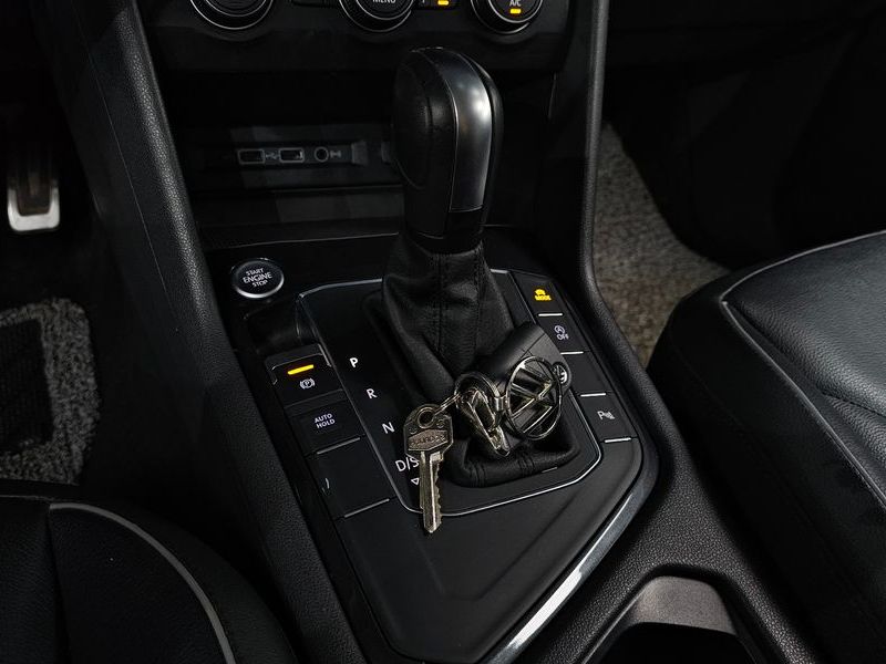 2020 Volkswagen Tiguan 2.0 TDI Premium photo 9