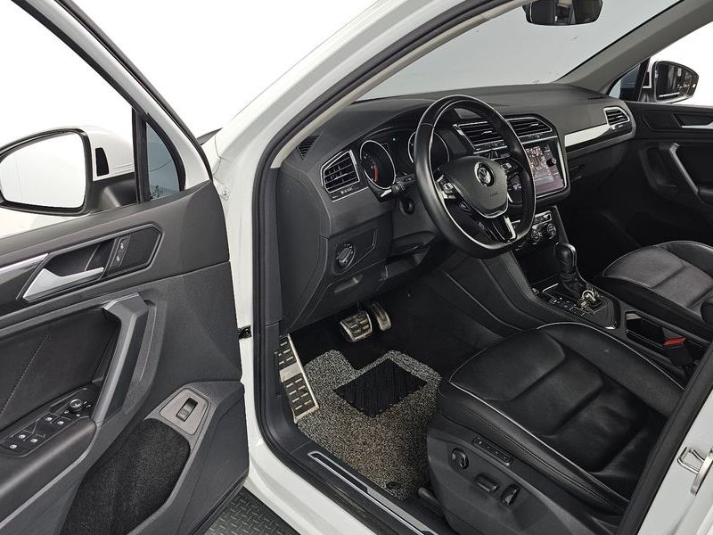 2020 Volkswagen Tiguan 2.0 TDI Premium photo 10