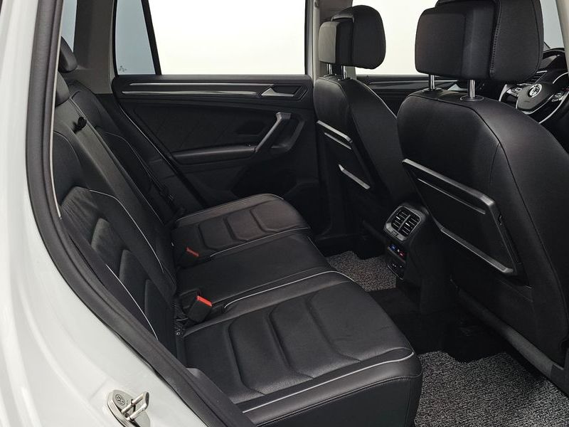 2020 Volkswagen Tiguan 2.0 TDI Premium photo 12