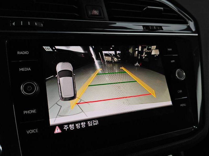 2020 Volkswagen Tiguan 2.0 TDI Premium photo 15