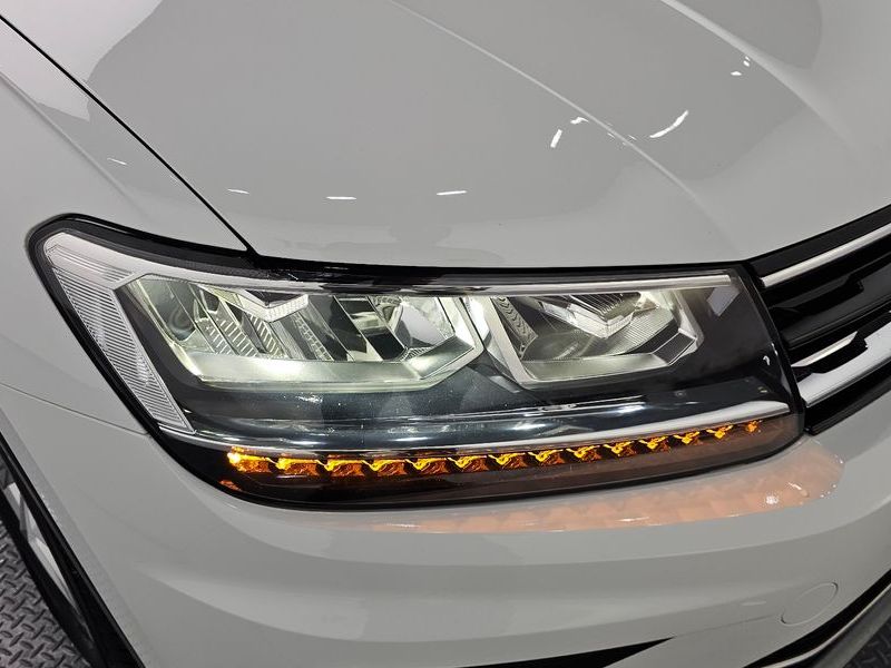 2020 Volkswagen Tiguan 2.0 TDI Premium photo 22