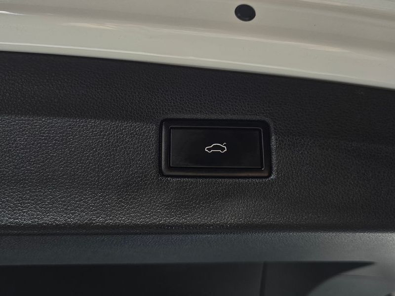 2020 Volkswagen Tiguan 2.0 TDI Premium photo 30