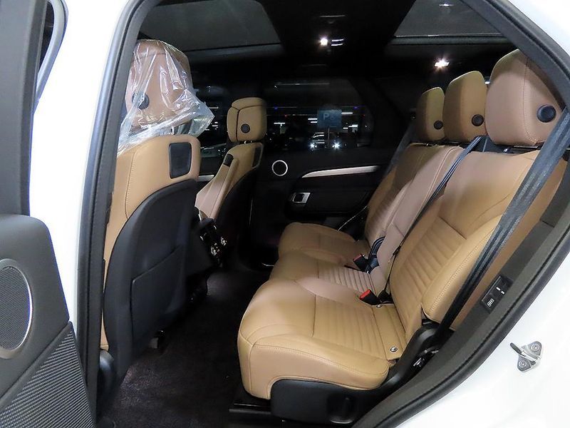 2025 Land Rover Discovery D350 Dynamic HSE photo 7
