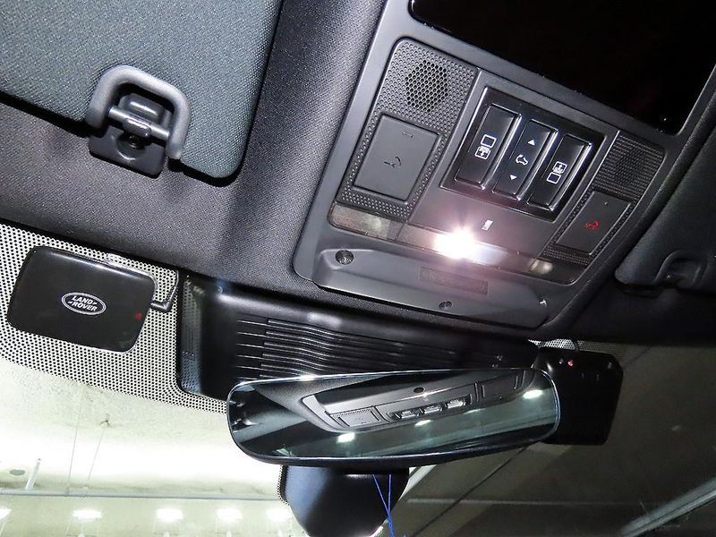 2025 Land Rover Discovery D350 Dynamic HSE photo 13
