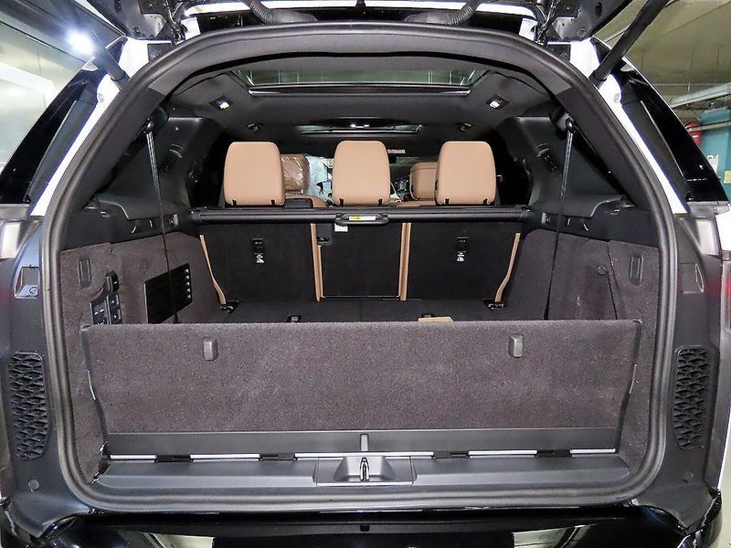 2025 Land Rover Discovery D350 Dynamic HSE photo 16