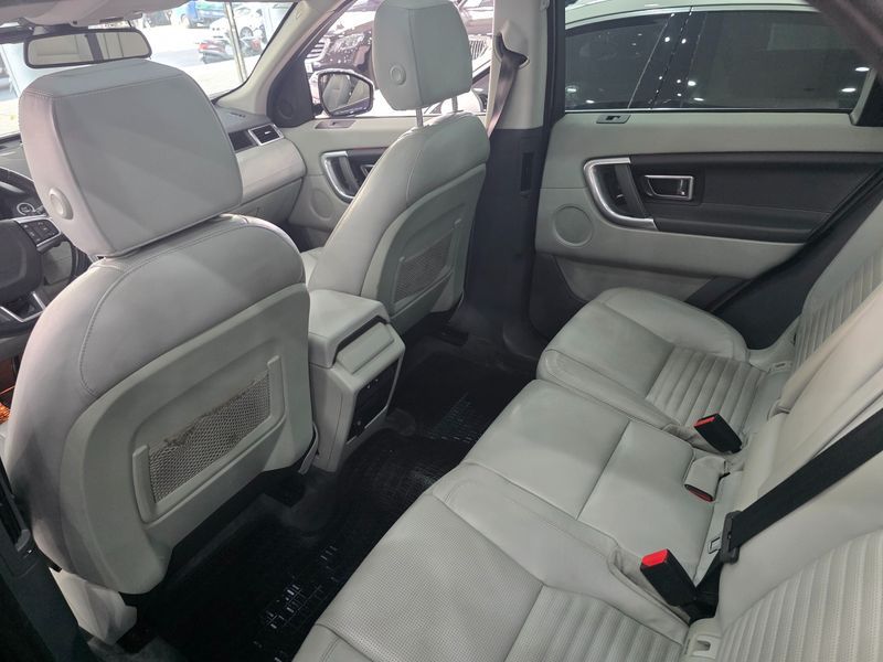 2016 Land Rover Discovery Sport 2.0 TD4 HSE Luxury photo 11