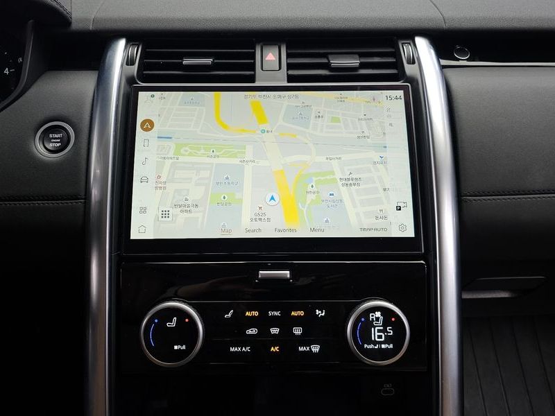 2022 Land Rover Discovery D300 HSE photo 14