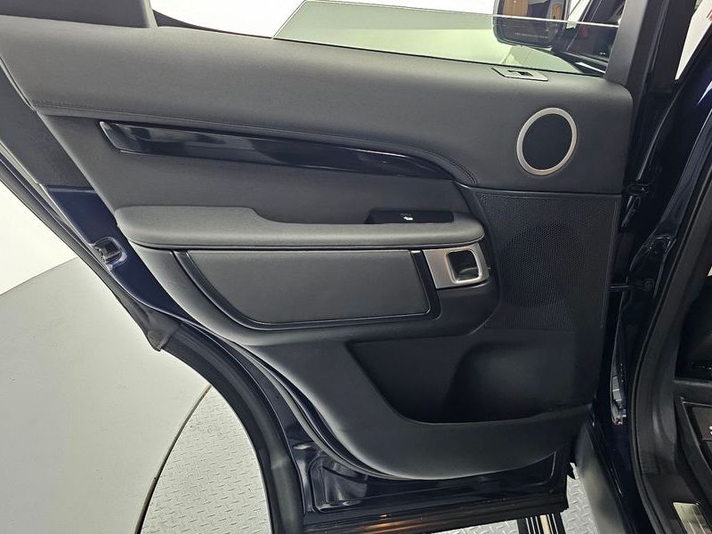 2022 Land Rover Discovery D300 HSE photo 25
