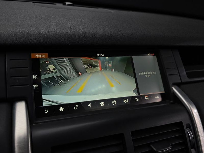 2018 Land Rover Discovery Sport 2.0 TD4 SE (150PS) photo 14