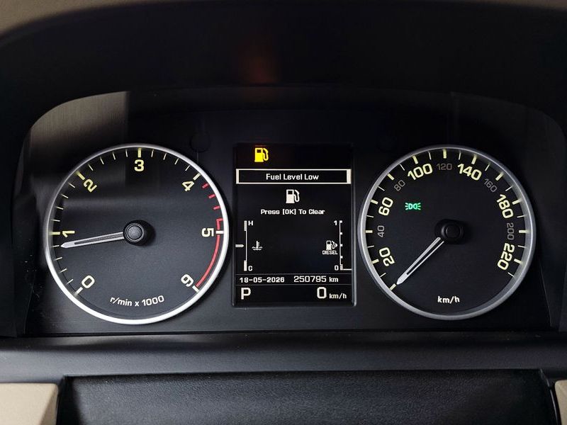 2012 Land Rover Discovery 3.0 SDV6 HSE photo 8