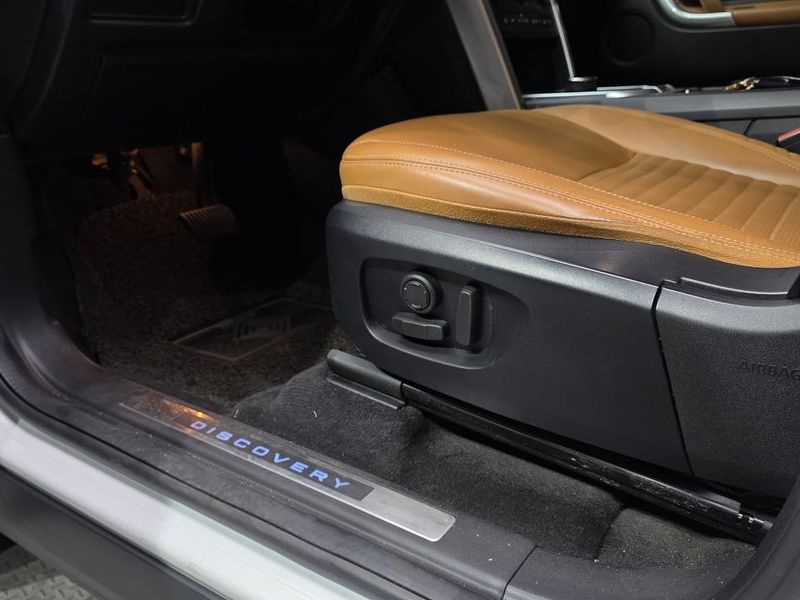 2019 Land Rover Discovery Sport 2.0 TD4 HSE Luxury photo 18