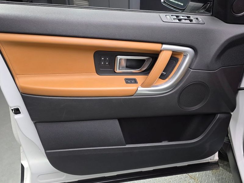 2019 Land Rover Discovery Sport 2.0 TD4 HSE Luxury photo 24
