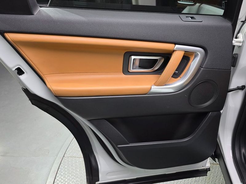 2019 Land Rover Discovery Sport 2.0 TD4 HSE Luxury photo 25