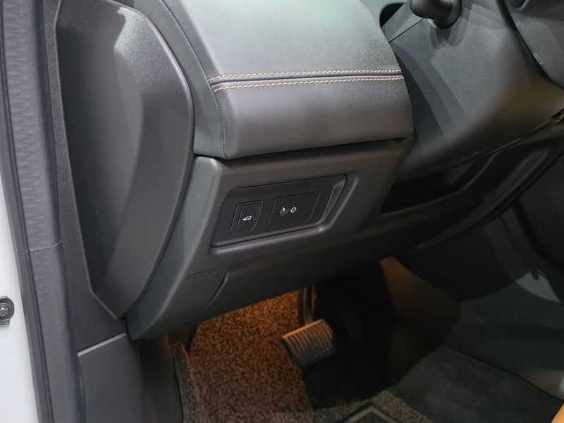 2019 Land Rover Discovery Sport 2.0 TD4 HSE Luxury photo 27