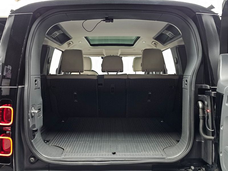 2020 Land Rover Defender 110 D240 SE photo 20