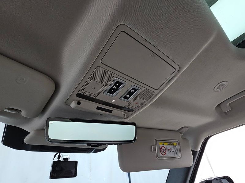 2020 Land Rover Defender 110 D240 SE photo 28