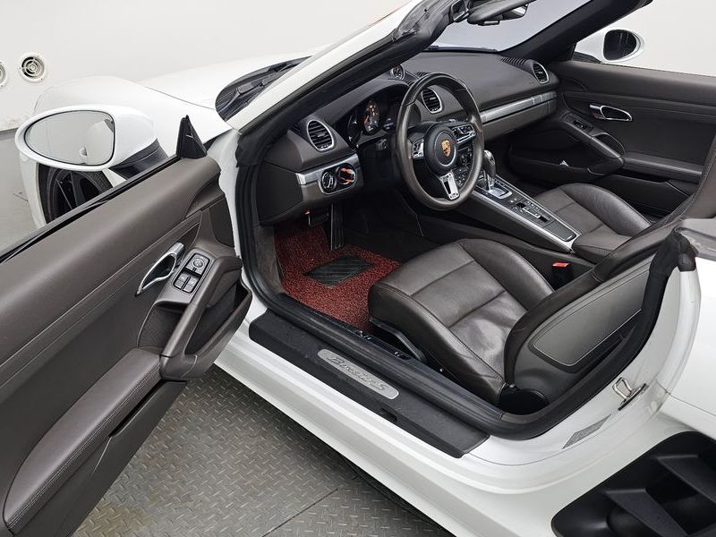 2018 Porsche 718 S 2.5 photo 10