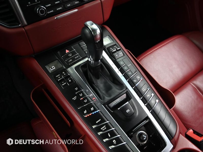 2017 Porsche Macan 2.0 95B photo 9