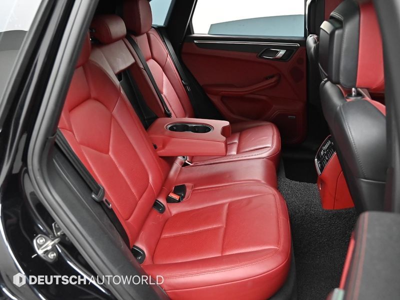 2017 Porsche Macan 2.0 95B photo 12