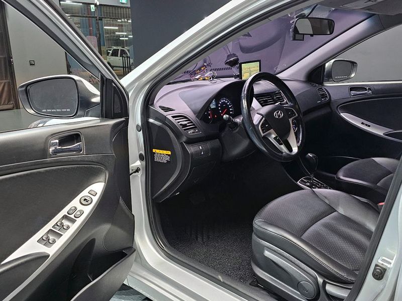 2014 Hyundai 엑센트 1.4 VVT Modern photo 10