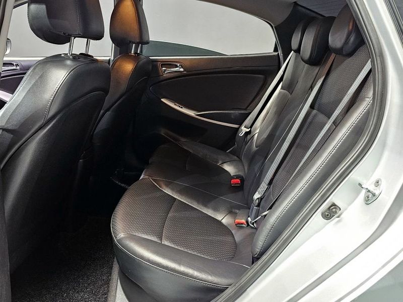 2014 Hyundai 엑센트 1.4 VVT Modern photo 12