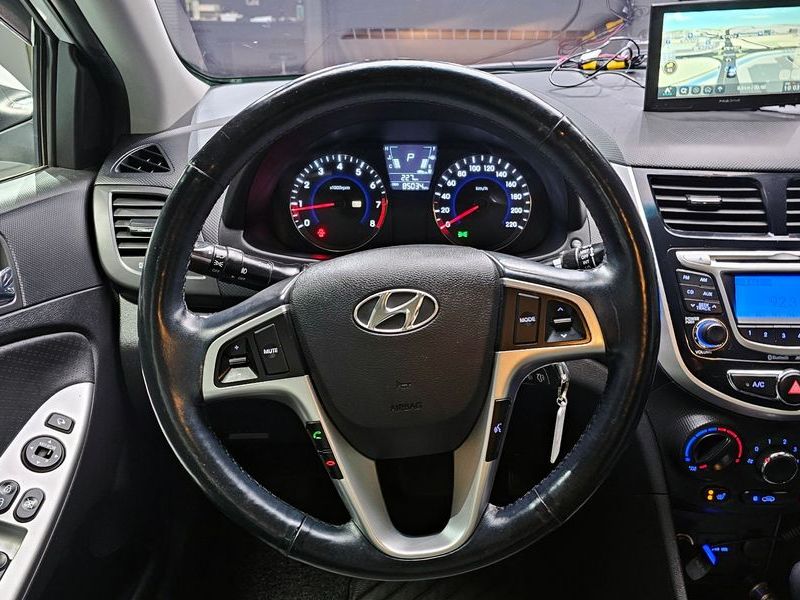 2014 Hyundai 엑센트 1.4 VVT Modern photo 13