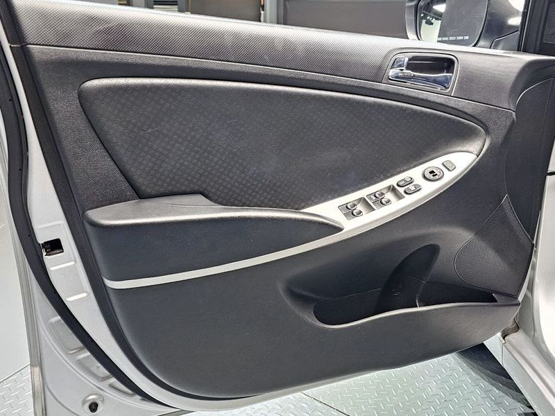 2014 Hyundai 엑센트 1.4 VVT Modern photo 24