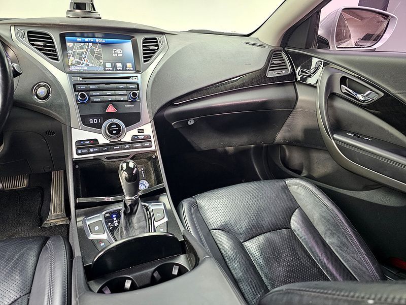 2015 Hyundai Grandeur HG220 Diesel Modern photo 9