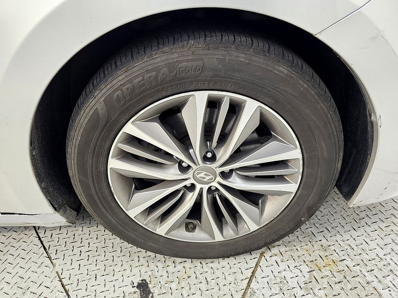 2015 Hyundai Grandeur HG220 Diesel Modern photo 20