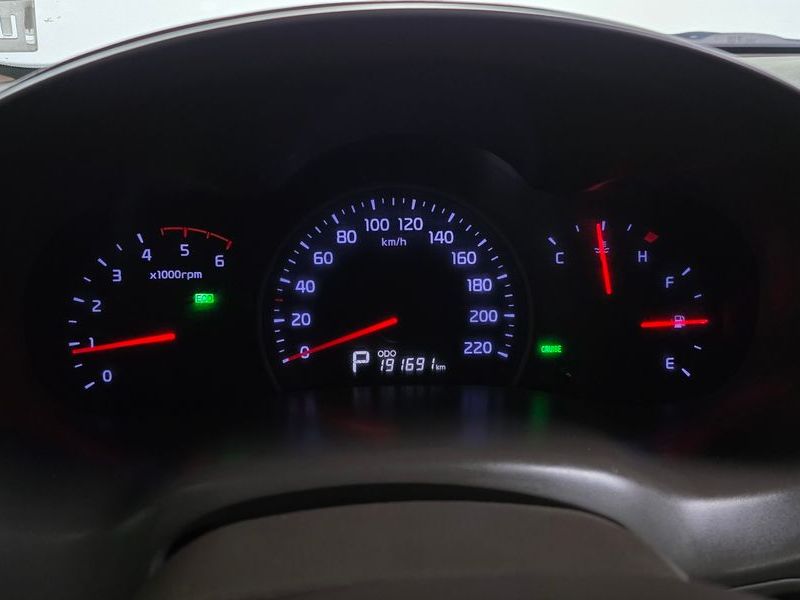2012 Kia Carnival Grand GLX Luxury photo 8