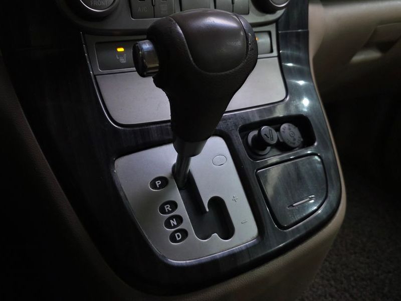 2012 Kia Carnival Grand GLX Luxury photo 9