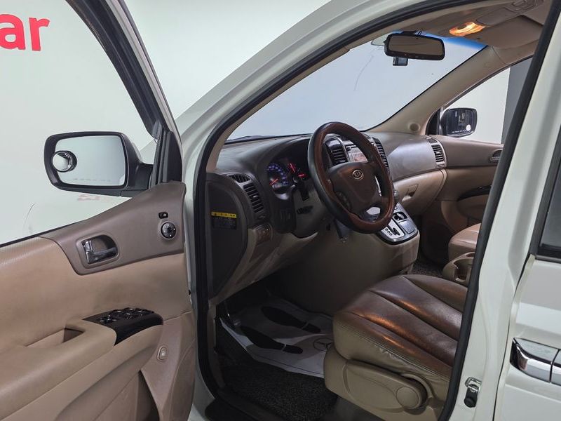 2012 Kia Carnival Grand GLX Luxury photo 10