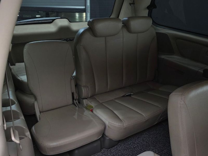 2012 Kia Carnival Grand GLX Luxury photo 13