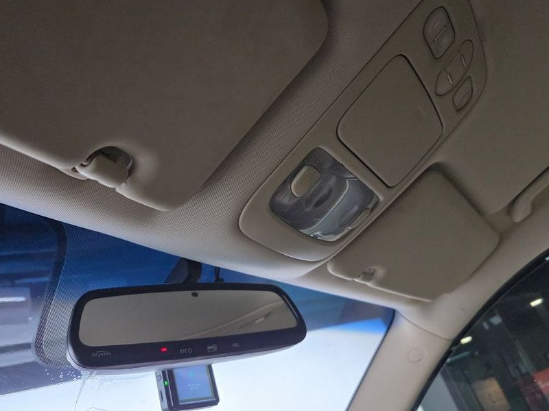 2012 Kia Carnival Grand GLX Luxury photo 19