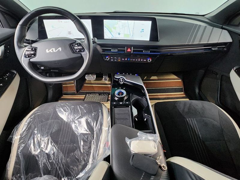 2022 Kia EV6 Long Range 4WD GT Line photo 7