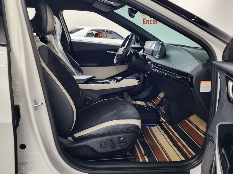 2022 Kia EV6 Long Range 4WD GT Line photo 11