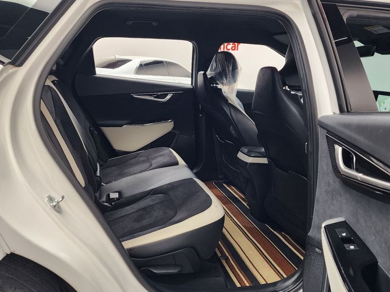 2022 Kia EV6 Long Range 4WD GT Line photo 12