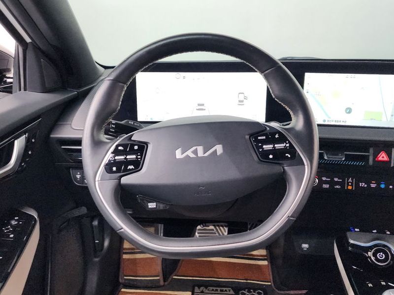 2022 Kia EV6 Long Range 4WD GT Line photo 13