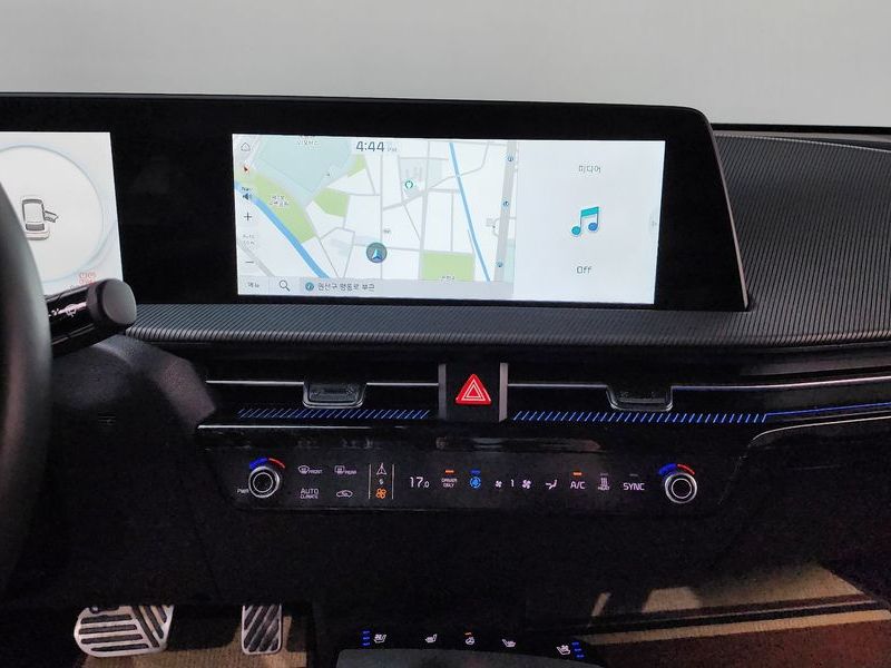 2022 Kia EV6 Long Range 4WD GT Line photo 14