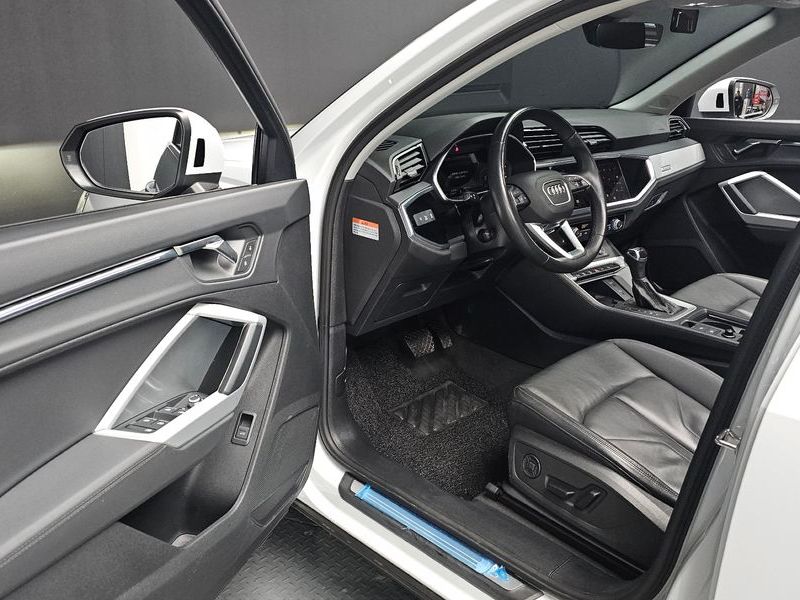 2024 Audi Q3 40 TFSI Quatrro Sport Back photo 11