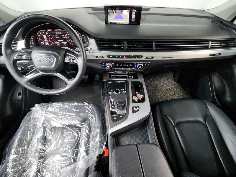 2019 Audi Q7 45 TFSI Quattro photo 7