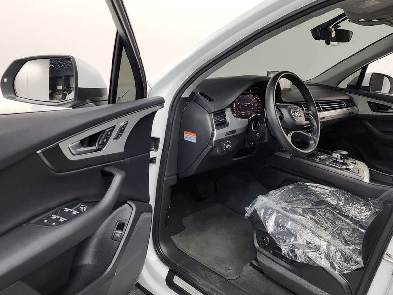 2019 Audi Q7 45 TFSI Quattro photo 10