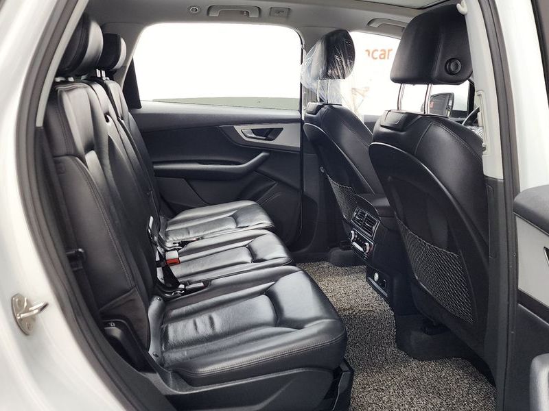 2019 Audi Q7 45 TFSI Quattro photo 11