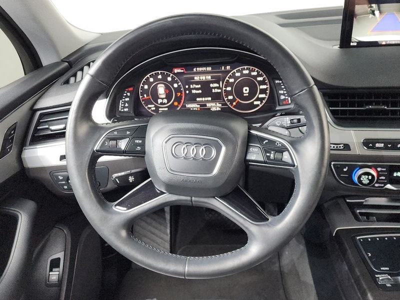 2019 Audi Q7 45 TFSI Quattro photo 13