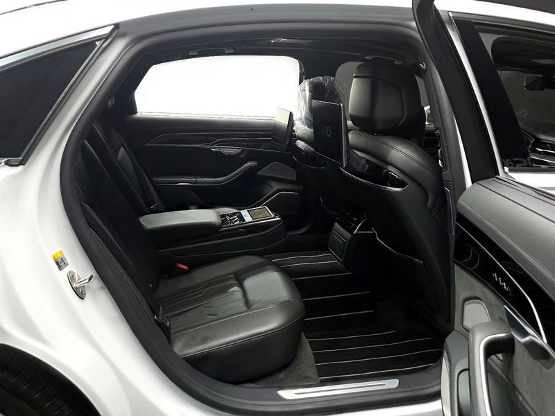 2021 Audi A8 50 TDI Quattro LWB photo 12