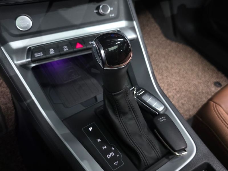 2020 Audi Q3 35 TDI photo 9
