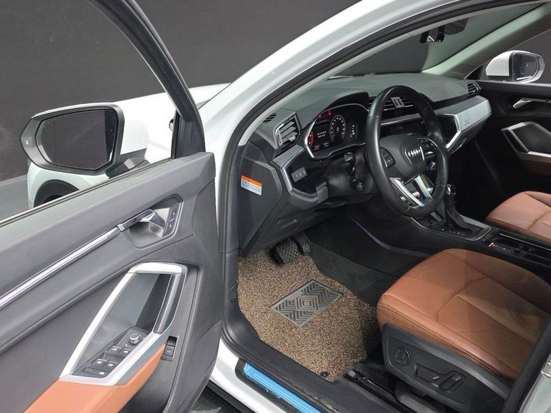 2020 Audi Q3 35 TDI photo 10